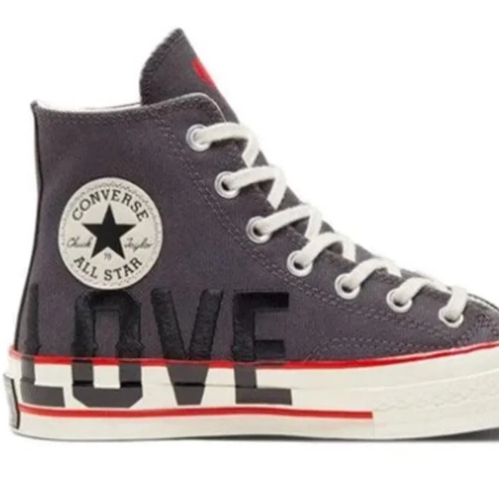 Converse Chuck Taylor Hightops - Women's 8.5, Men's 6.5 - Picture 2 of 5
